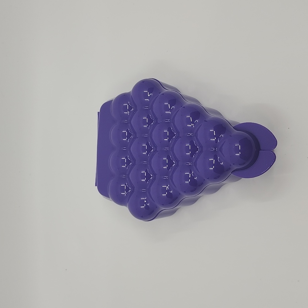 Tupperware Forget me Not Grape Keeper